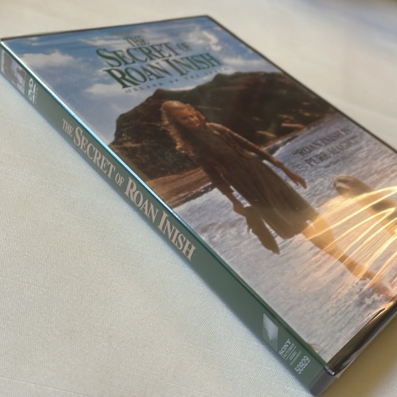 The Secret of Roan Inish Island of the Seals DVD new sealed - Picture 3 of 6